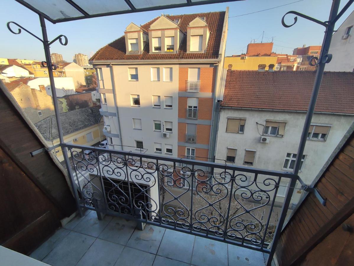 Woody Apartment Novi Sad Luaran gambar