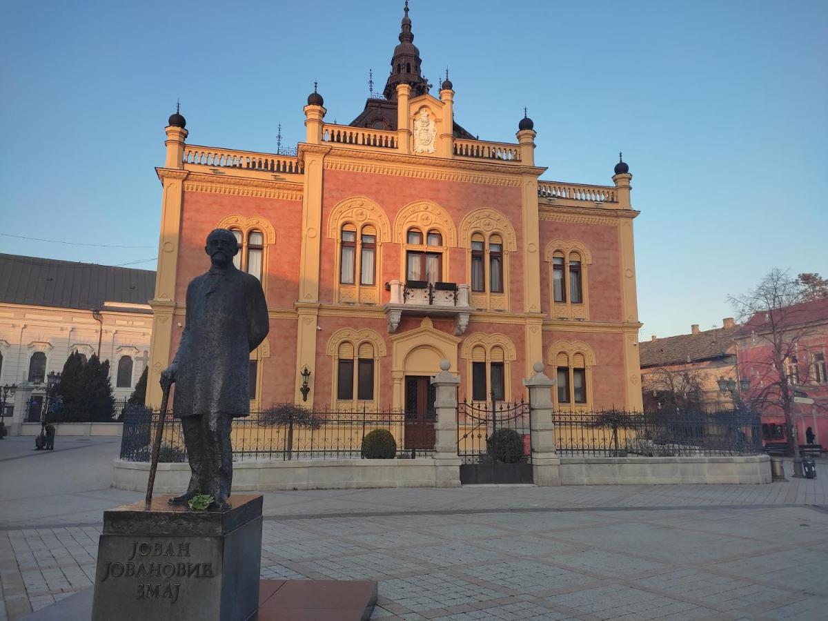 Woody Apartment Novi Sad Luaran gambar