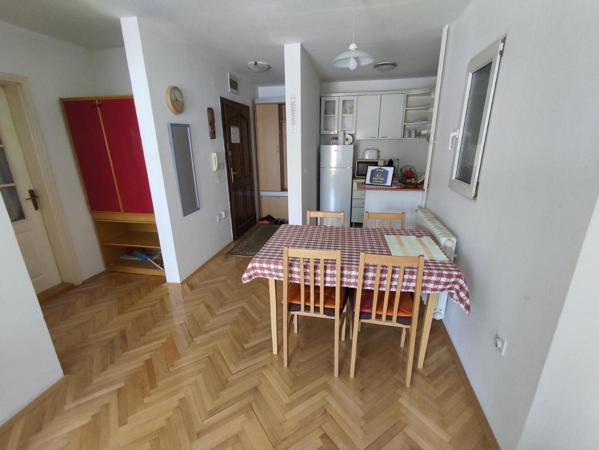 Woody Apartment Novi Sad Luaran gambar