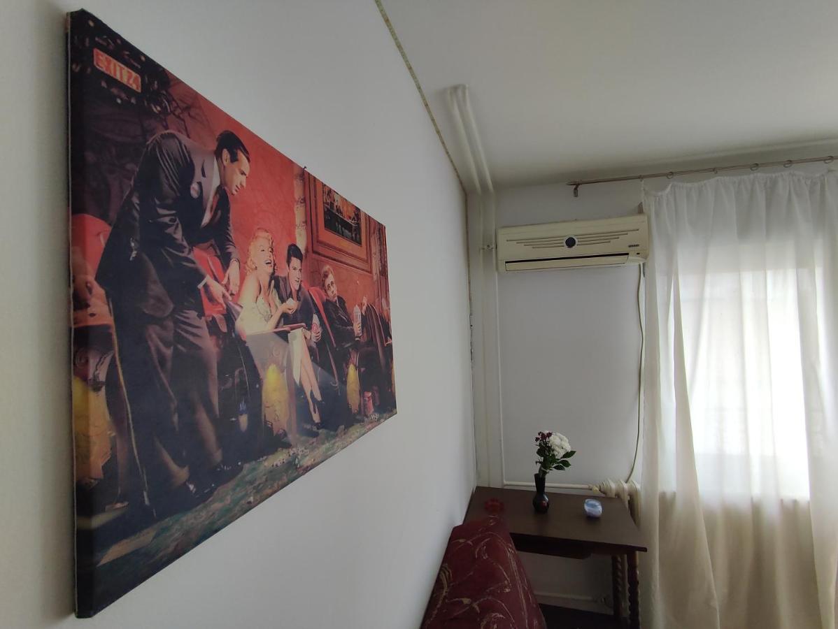 Woody Apartment Novi Sad Luaran gambar