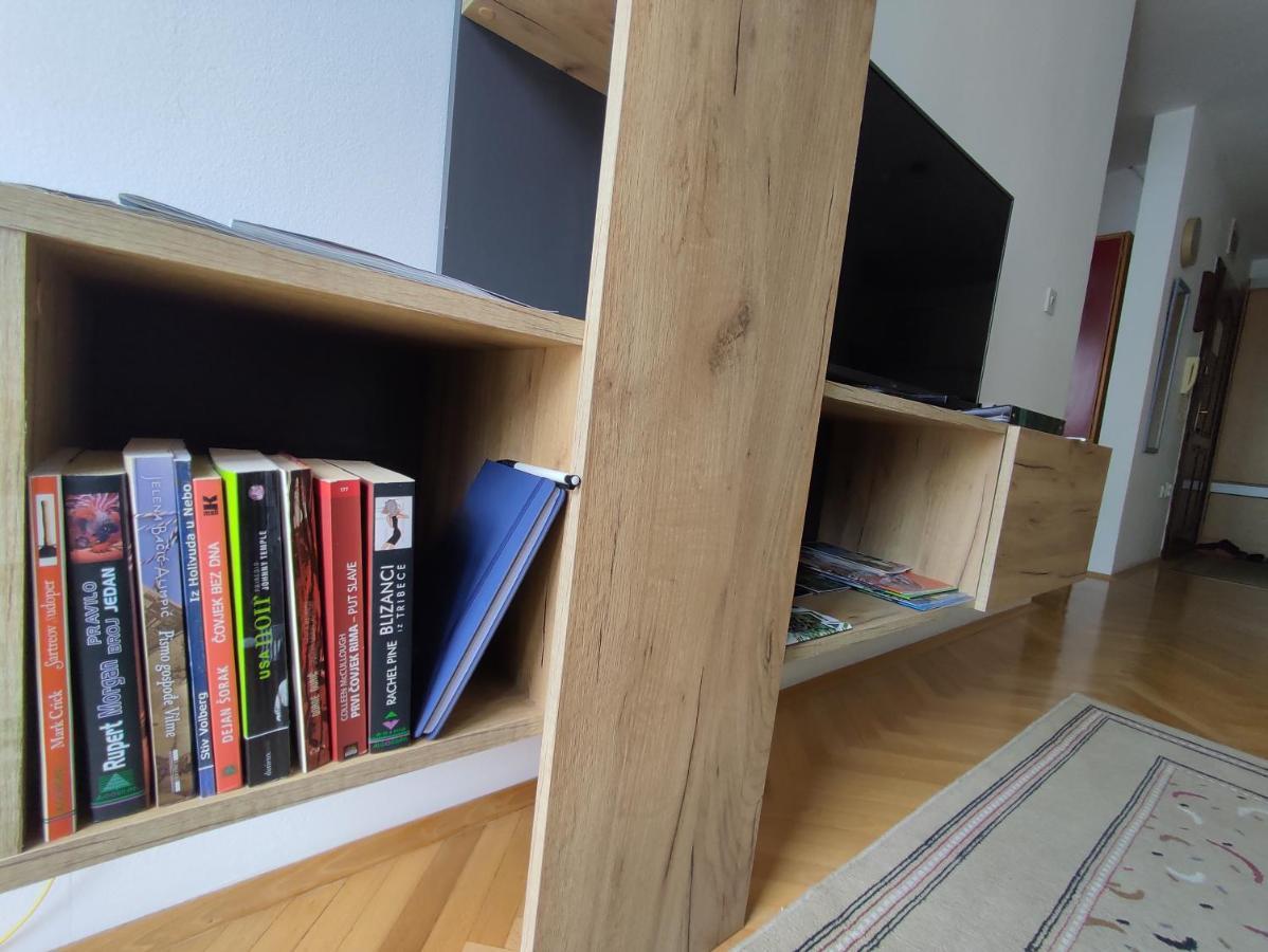Woody Apartment Novi Sad Luaran gambar