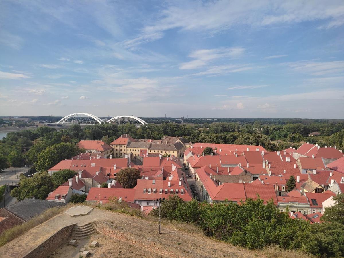 Woody Apartment Novi Sad Luaran gambar